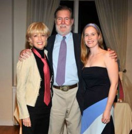 Lesley Stahl and Aaron Latham walked down the aisle on February 17, 1977. 